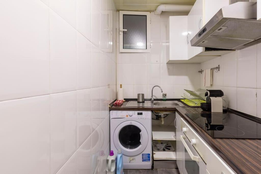 Subway Station Apartment Near Camp Nou Οσπιταλέτ ντε Λιοβρεγάτ Εξωτερικό φωτογραφία