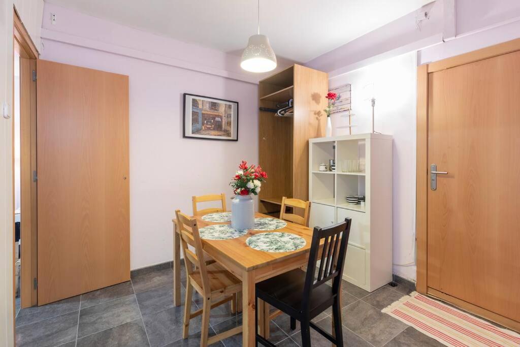 Subway Station Apartment Near Camp Nou Οσπιταλέτ ντε Λιοβρεγάτ Εξωτερικό φωτογραφία